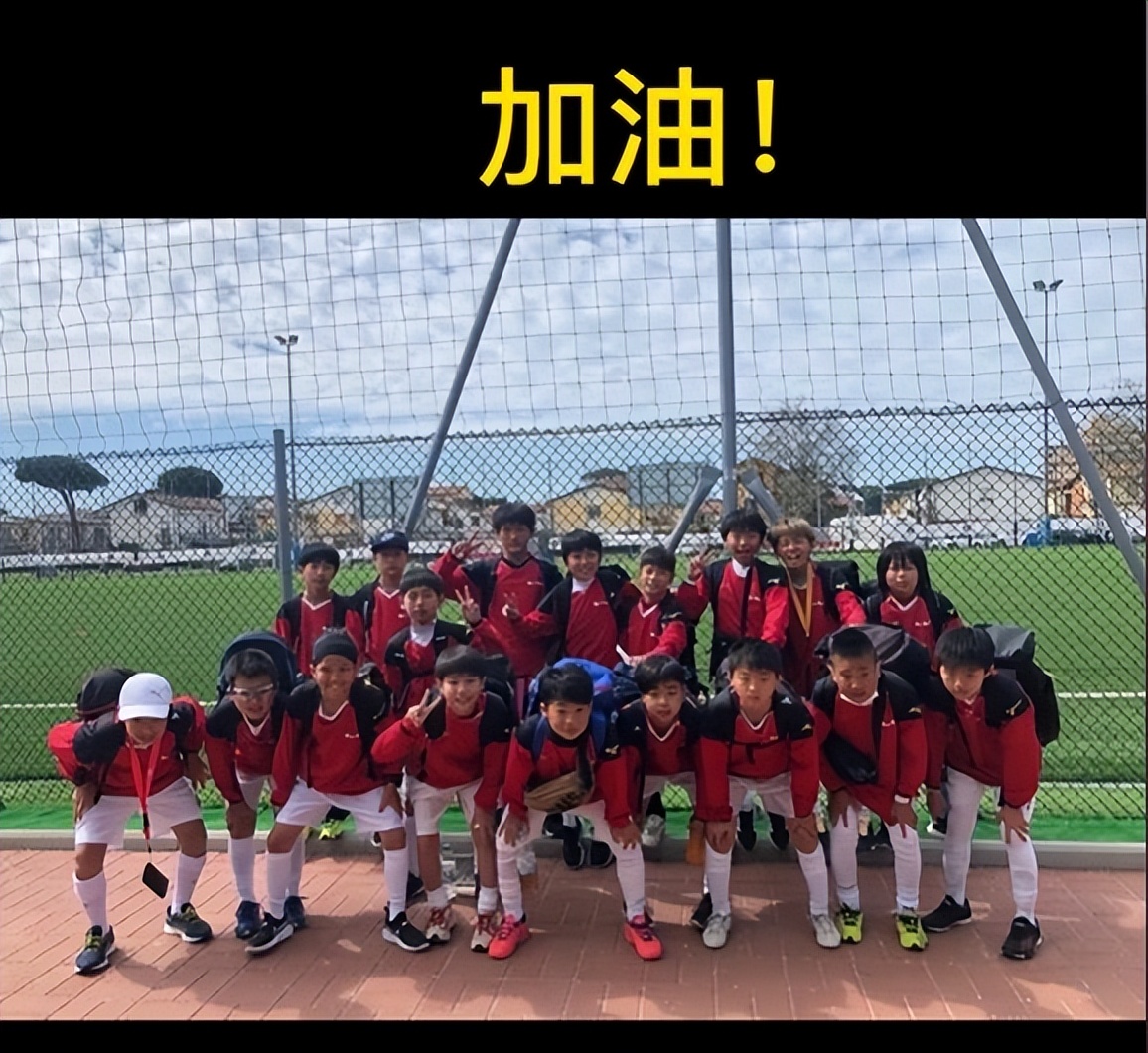 恭喜儿子踢足球夺冠,杨旭李金羽