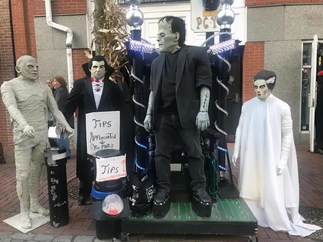 从巫镇到圣镇，一个女巫审判故事缘何转为万圣节狂欢之都