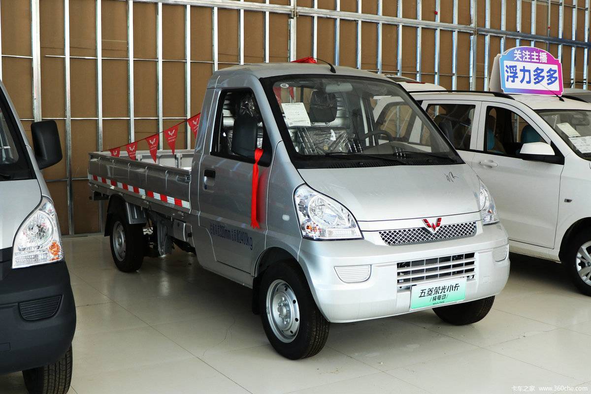 五菱荣光小卡1.2油耗高还是1.5省油,2020年五菱荣光小卡1.5能值多少钱