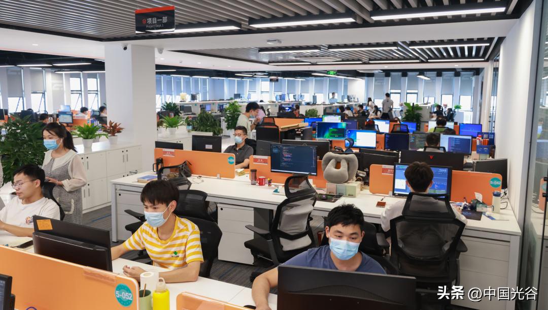 光谷这家企业研发“长在云上的电脑”，服务全国1900多所高校