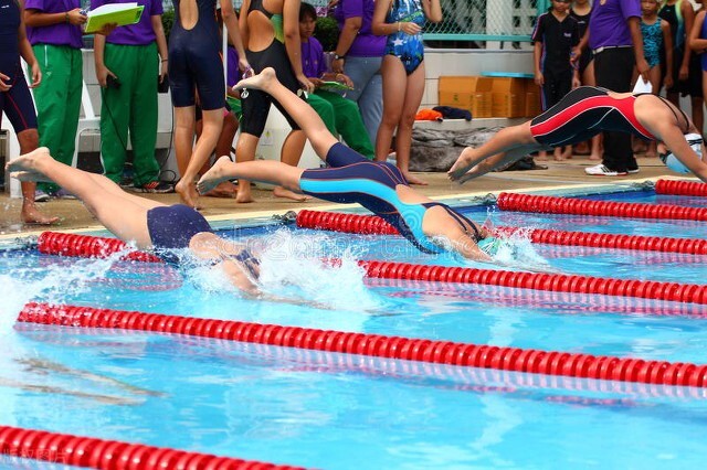 初学者游泳腿往下沉咋办,新手游泳腿老往下掉