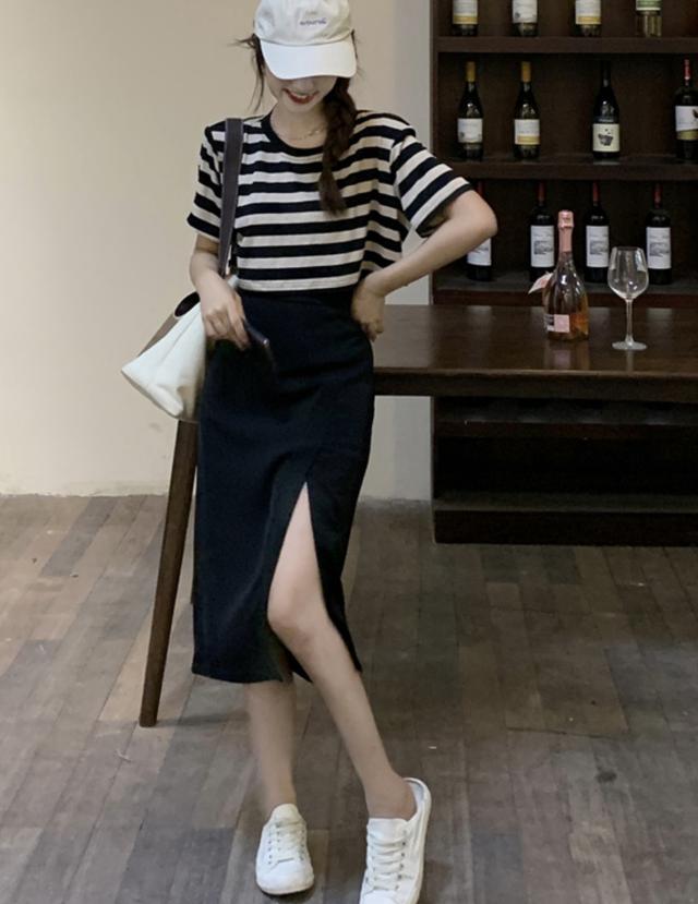 永不过时的黑白色经典穿搭,黑白搭配才是流行的颜色