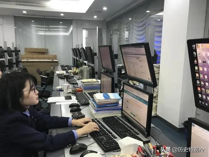 一天看上万条黄片，频起生理反应，鉴黄师年入18万，为何难以招人