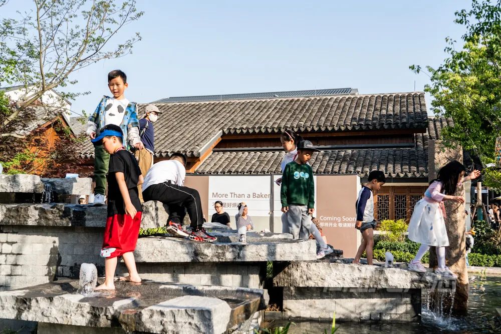 CRR百图斩｜公园里的新天地：上海蟠龙天地