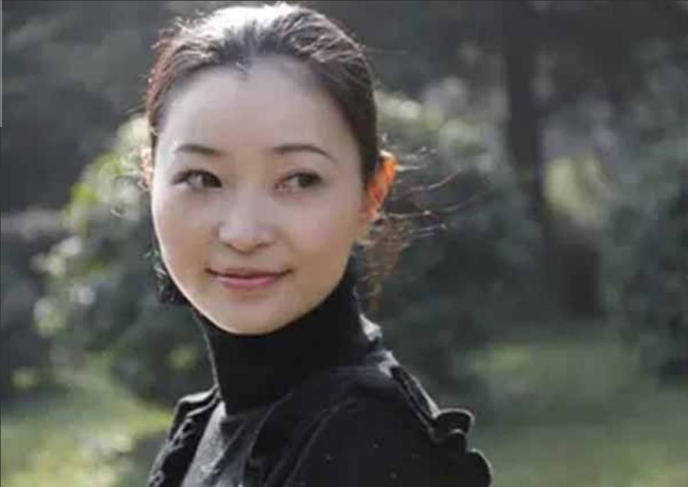 12年前把狼带回家当儿子,12年前成都女孩把狼儿带回家