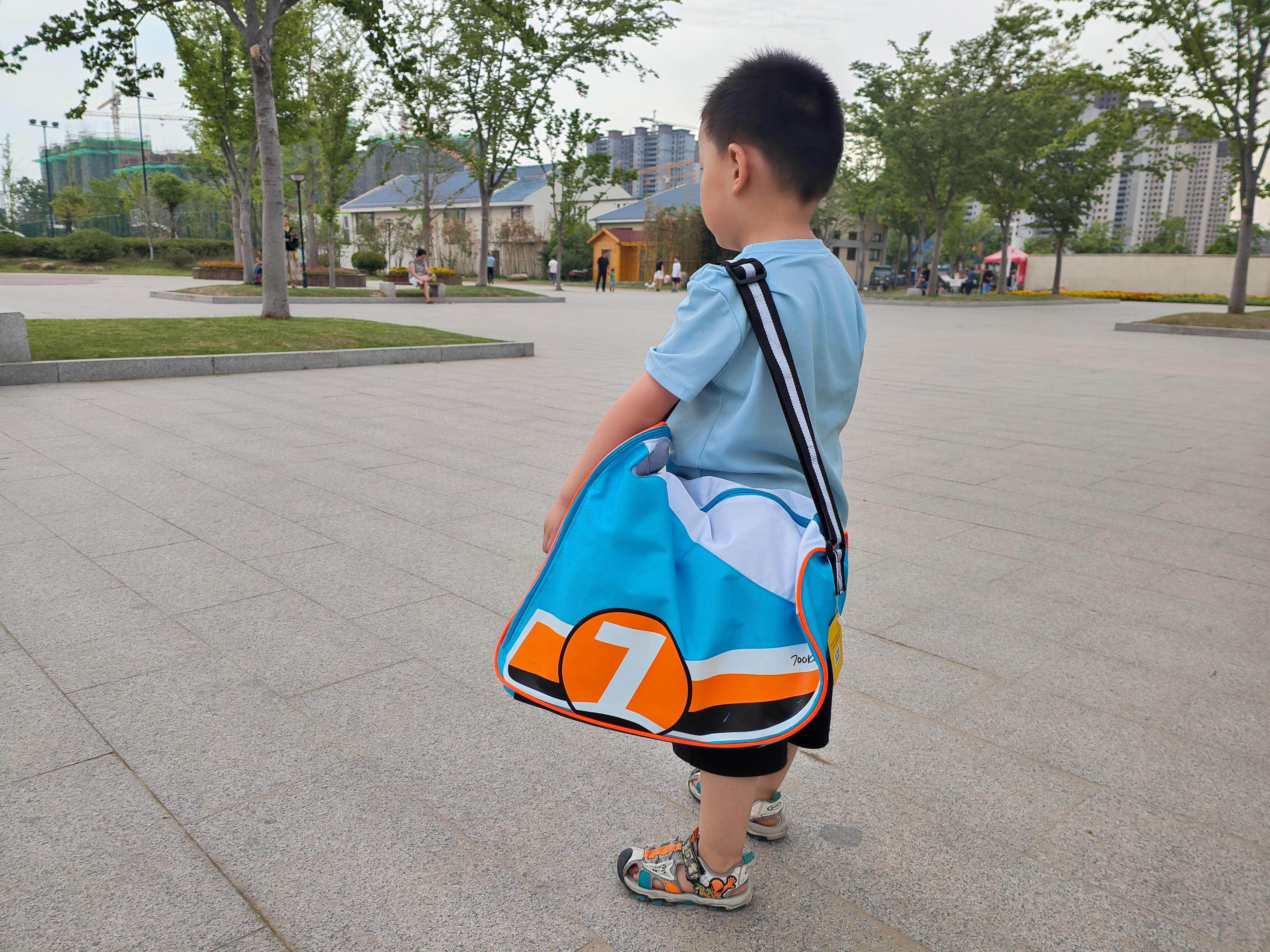 萌趣好物，释放天性，柒小佰小怪兽溜冰鞋让孩子开启新运动方式