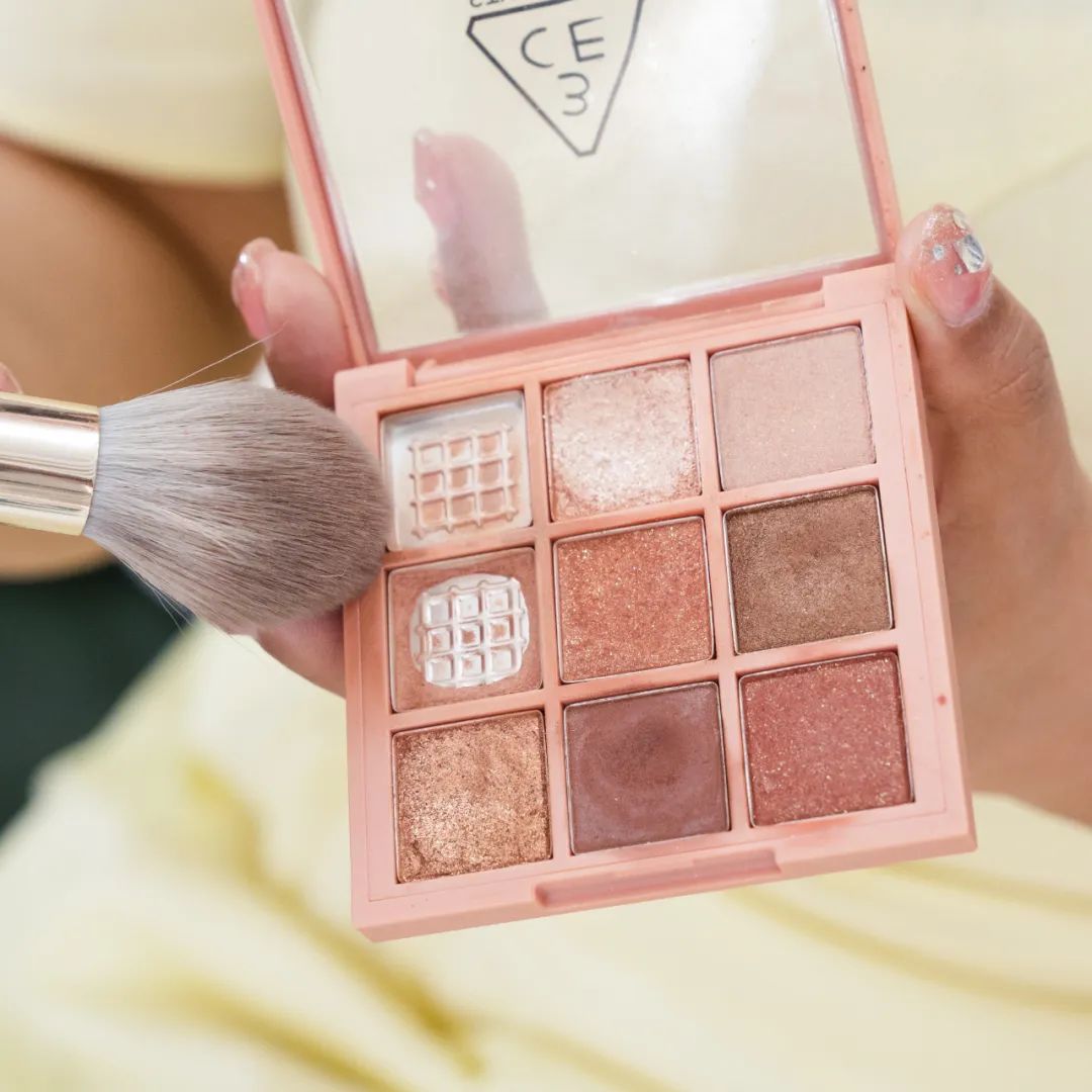 大眼画眼妆的技巧,原来眼妆才是换头的关键