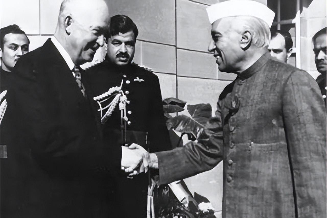 2.8万亿印度卢比变废纸！和印度做生意，俄罗斯又被坑