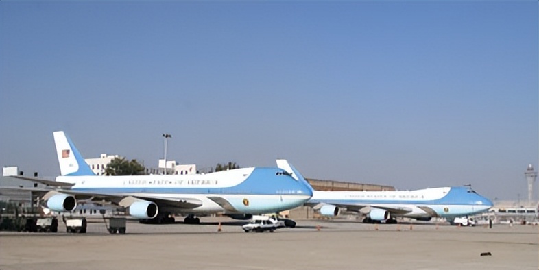 美国最牛的武装直升机,美国最牛飞机加一次油飞多少公里