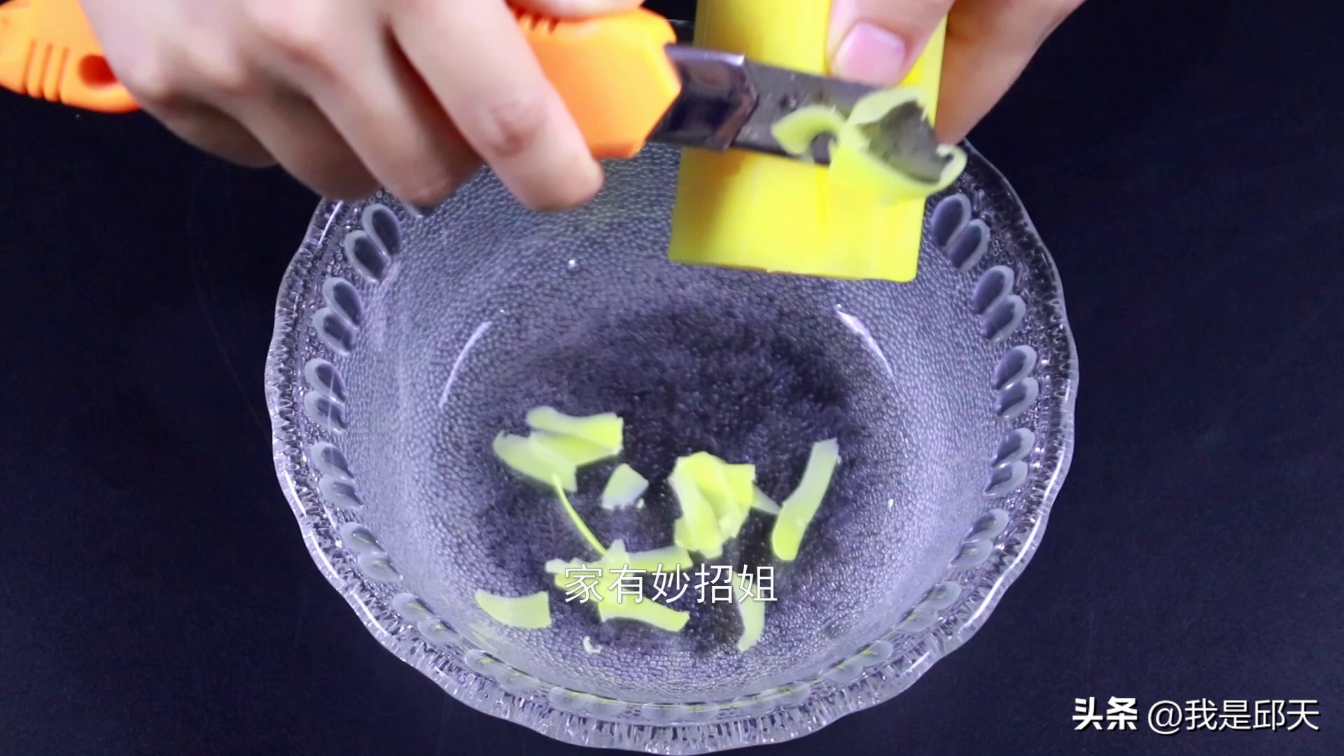 家里有蚊子不要慌?在房间放一碗水,睡觉再不担心蚊子咬,试试