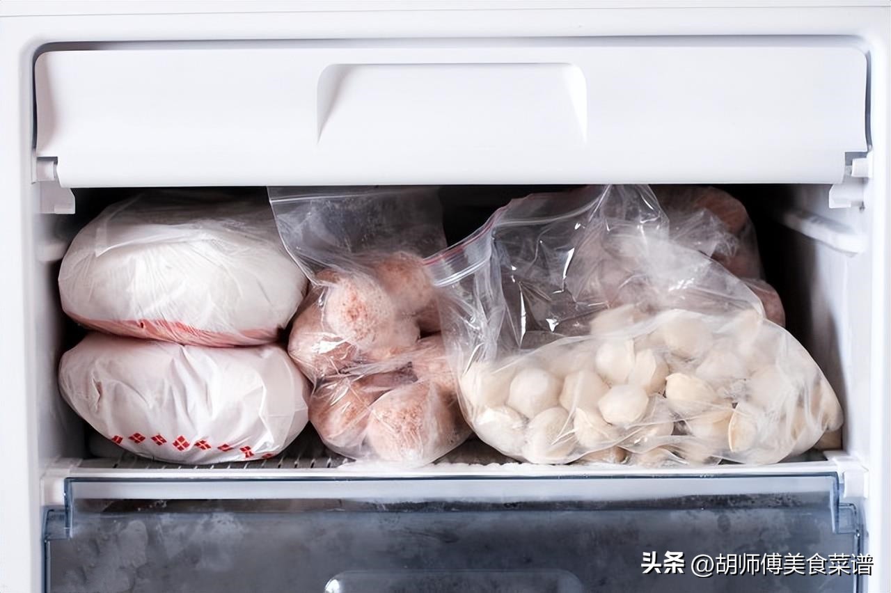 冰箱结冰太厚怎么让它融化小妙招,冰箱结冰怎么使冰快速掉落