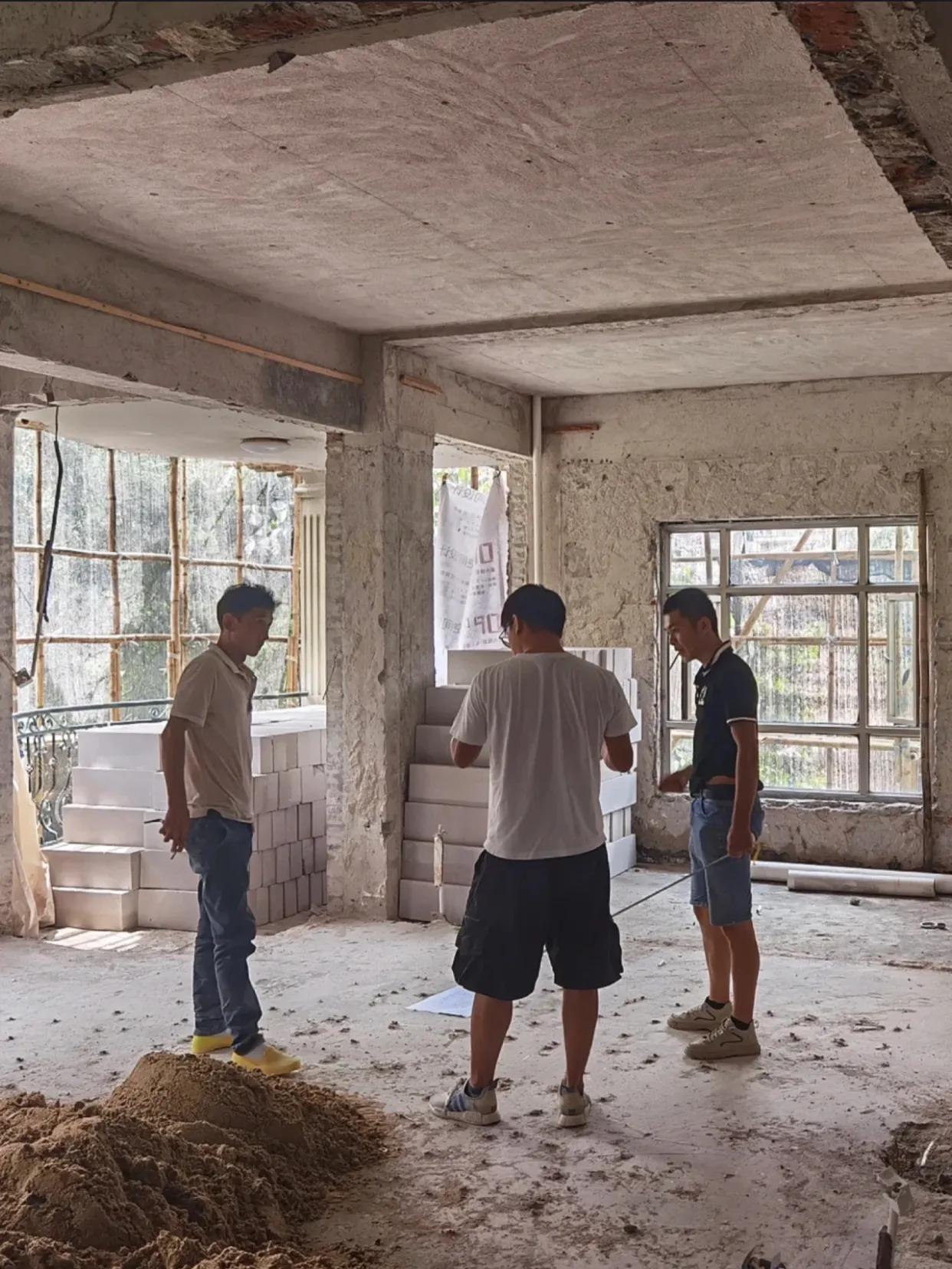 砖砌墙和轻钢龙骨隔墙的优劣对比,轻钢龙骨墙和砖砌墙哪个好