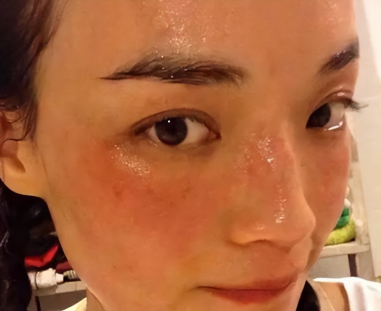 经常化妆和长期素颜皮肤区别,长期化妆的人和素颜的区别