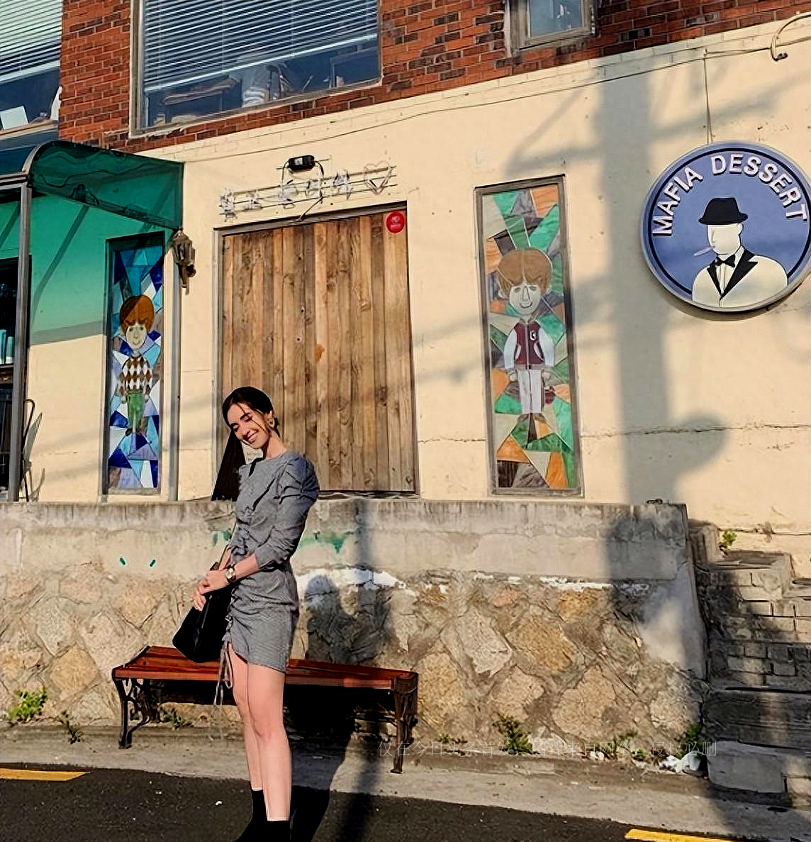 女子拍婚纱照被拍胖,女子婚纱照被拍胖