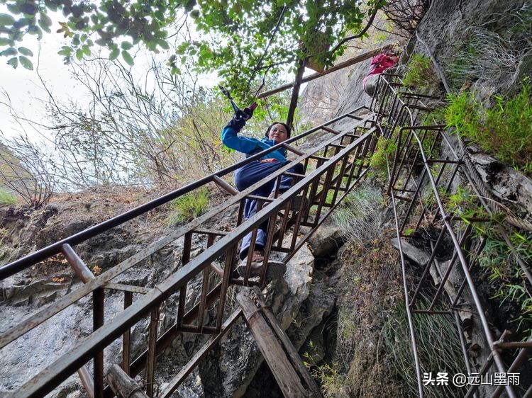 虎跳峡徒步最惊险的路段,虎跳峡高路徒步最难走路段