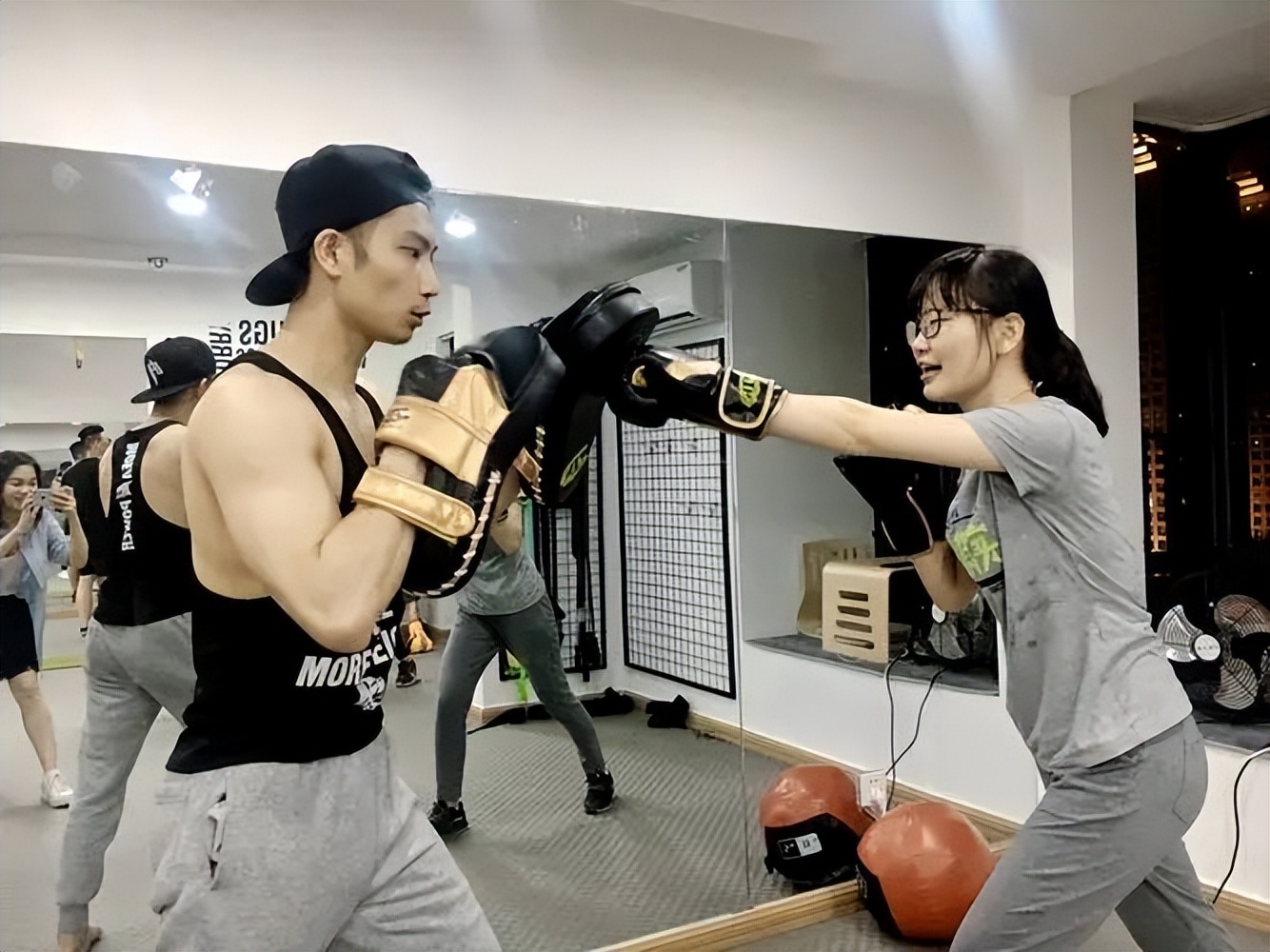 女人用什么微信头像最吸引男人,男人用什么做微信头像最吸引女人