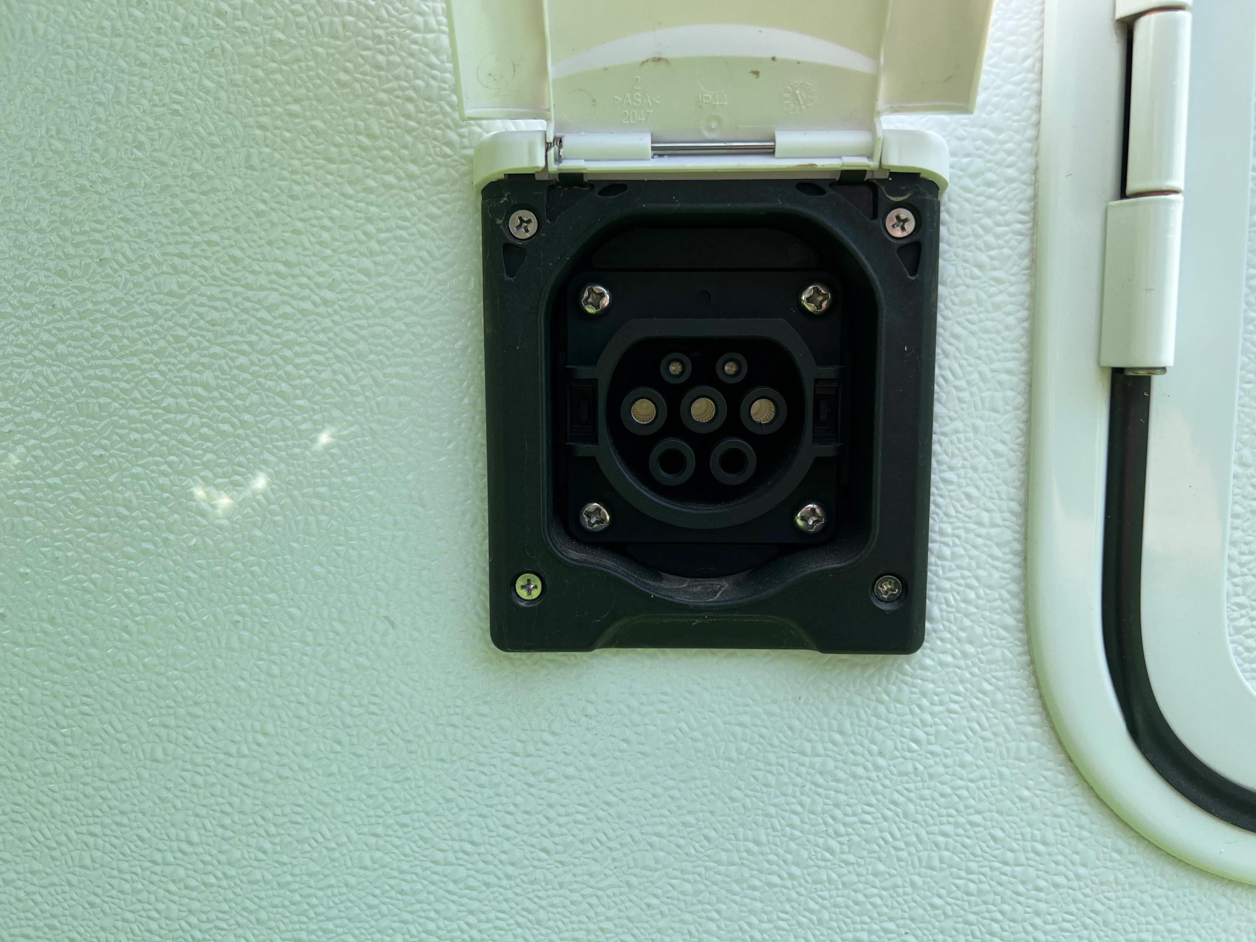 23年宇通c530双拓展价格,宇通c530双拓展房车报价是2023款吗