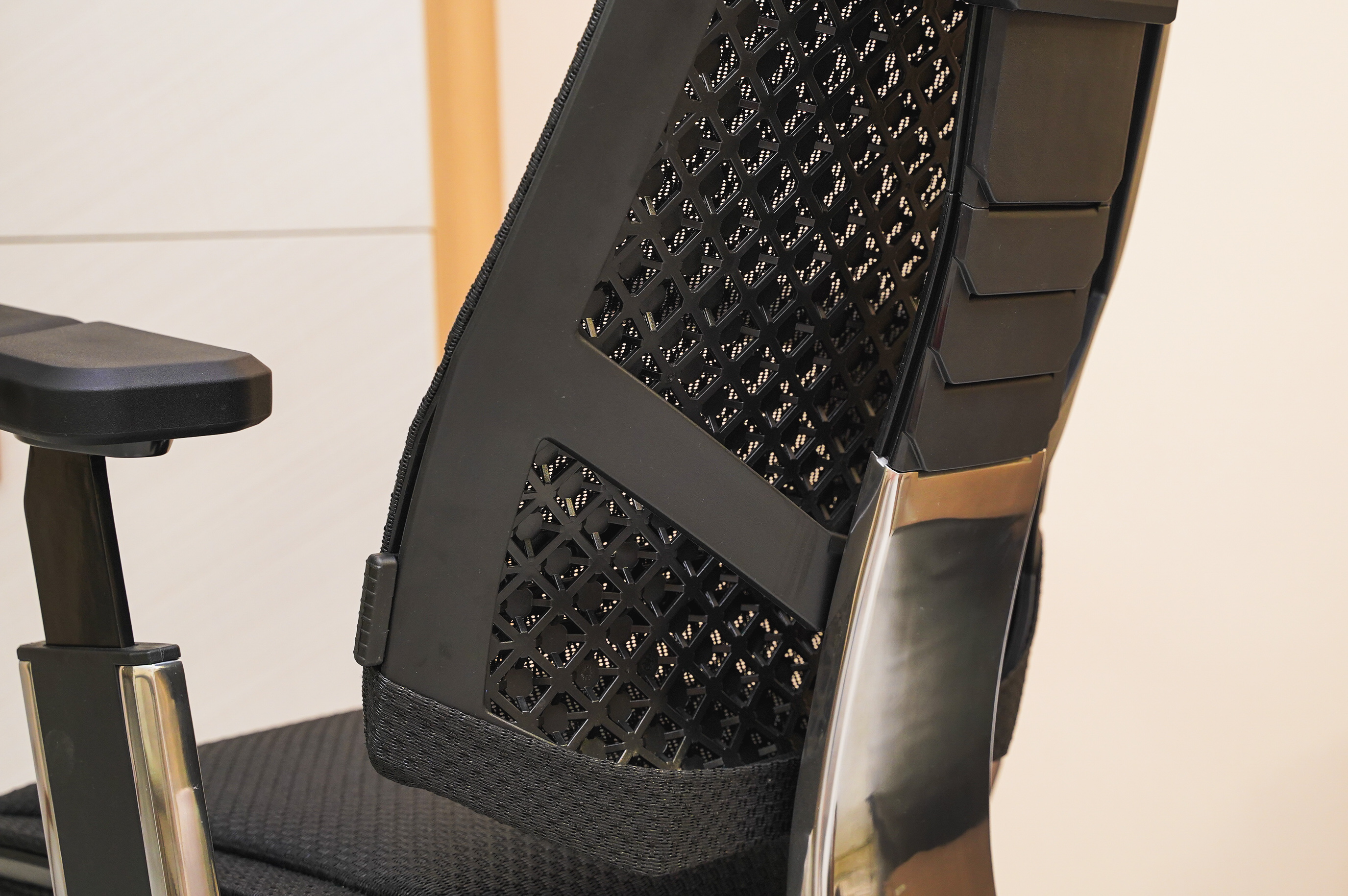 四千元买椅子不是智商税？保友基尼迪亚X人体工学椅30天真实体验