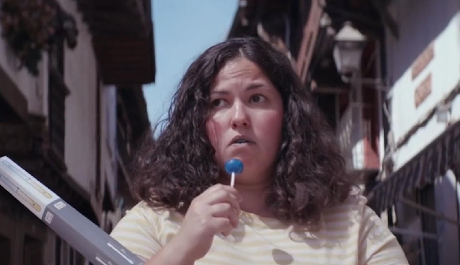 男人囚禁三名少女，进行花样式摧残，稍一反抗就被大卸八块，电影