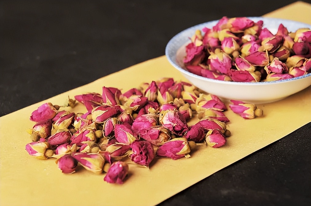 女人改善气色的花茶,女性秋冬季节喝的美容养颜茶