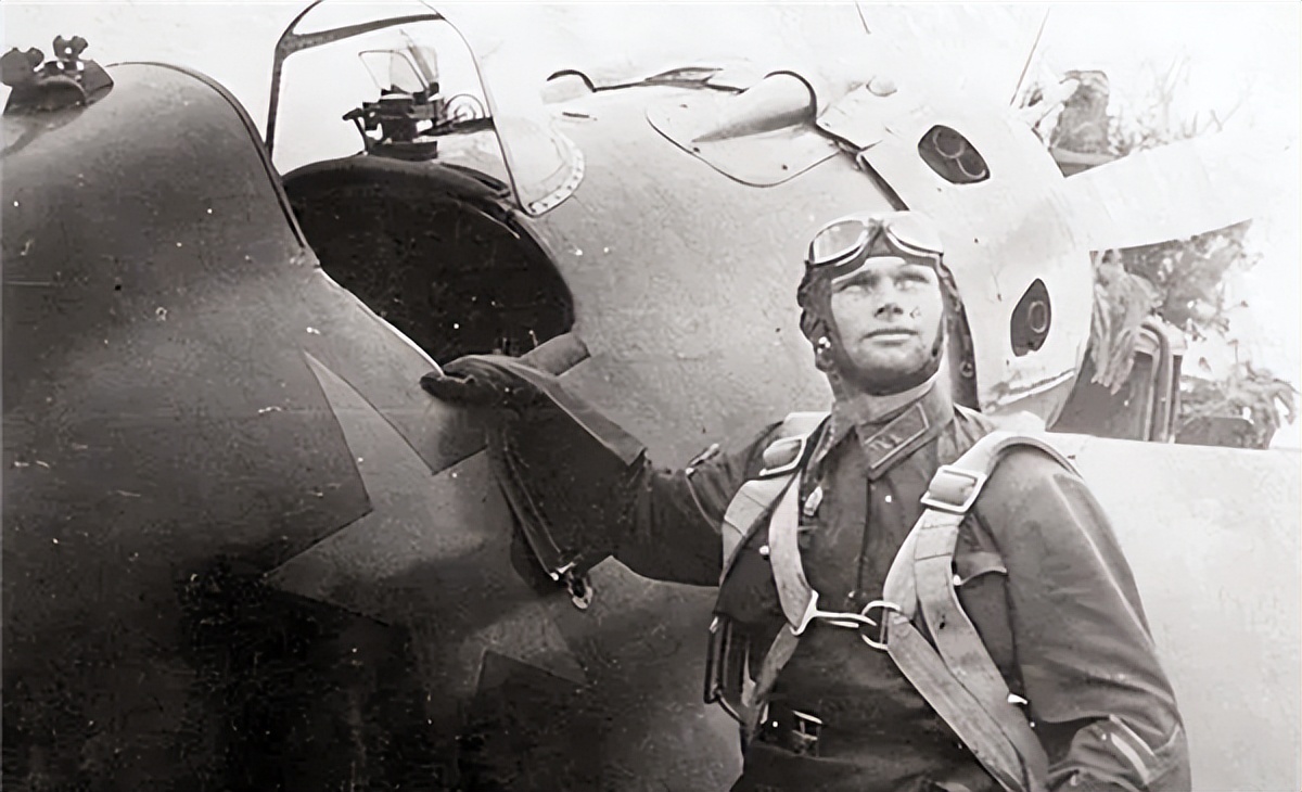 320名纳粹漂亮女兵：怕被苏军报复，狂欢后集体选择自杀