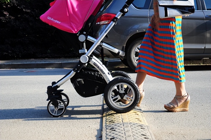 婴儿车真正的外国品牌,婴儿车十大品牌排行榜