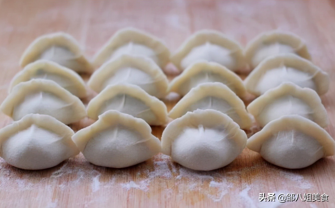 包饺子皮怎么能软又不破皮,包饺子的方法饺子皮怎么粘不上