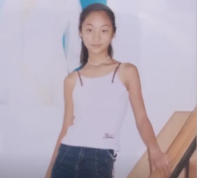 女模特10万元养三胞胎,30岁女模特生下三胞胎