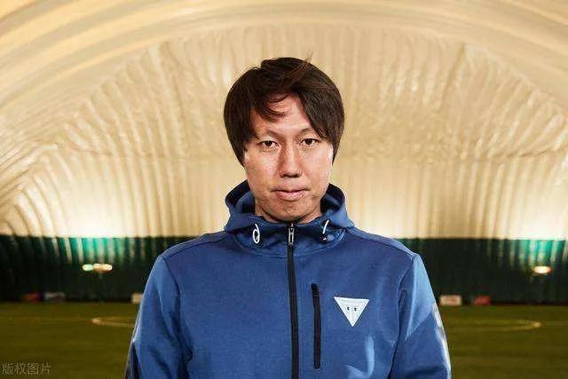 李铁为什么总喜欢吹头发,李铁吹头发心理