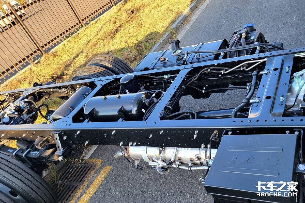 江淮零跑l6参数价格,江淮零跑l6