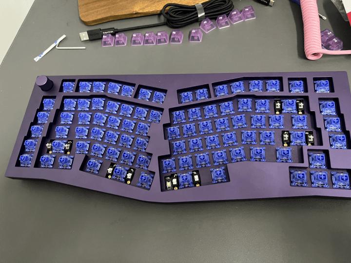 keychron机械键盘推荐,alice人体工学键盘套件推荐