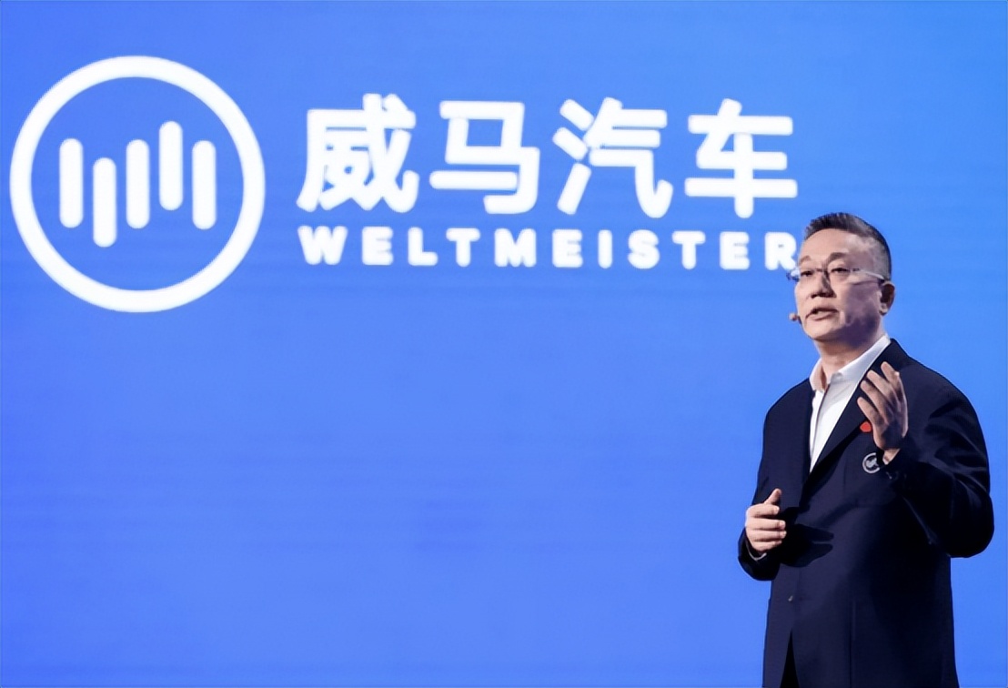 一年烧光82亿，董事长年薪12亿，普工1700底薪！