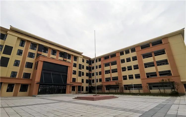 眉山市高中体育特长生招生,洪雅中学高中部招生条件