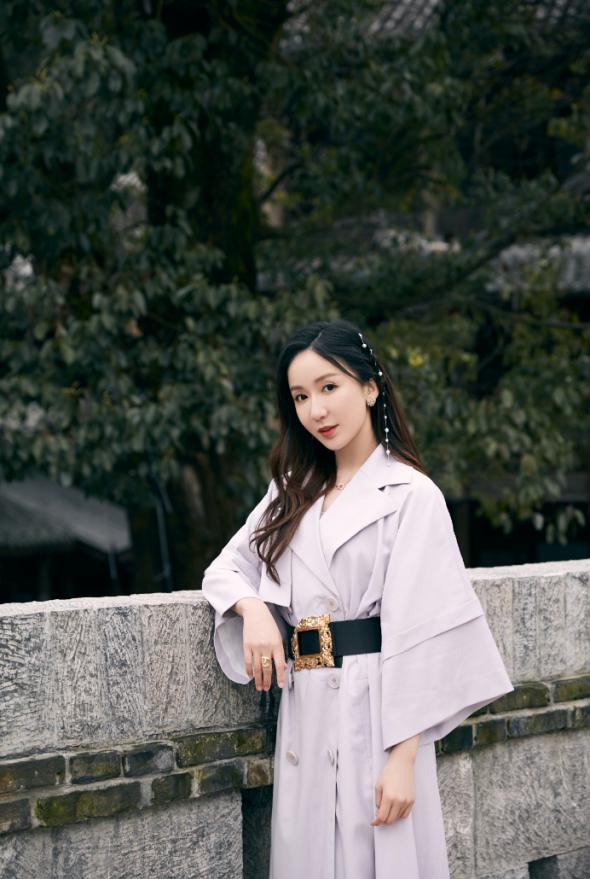 因整容毁掉前途的女星,整容改命的五位明星