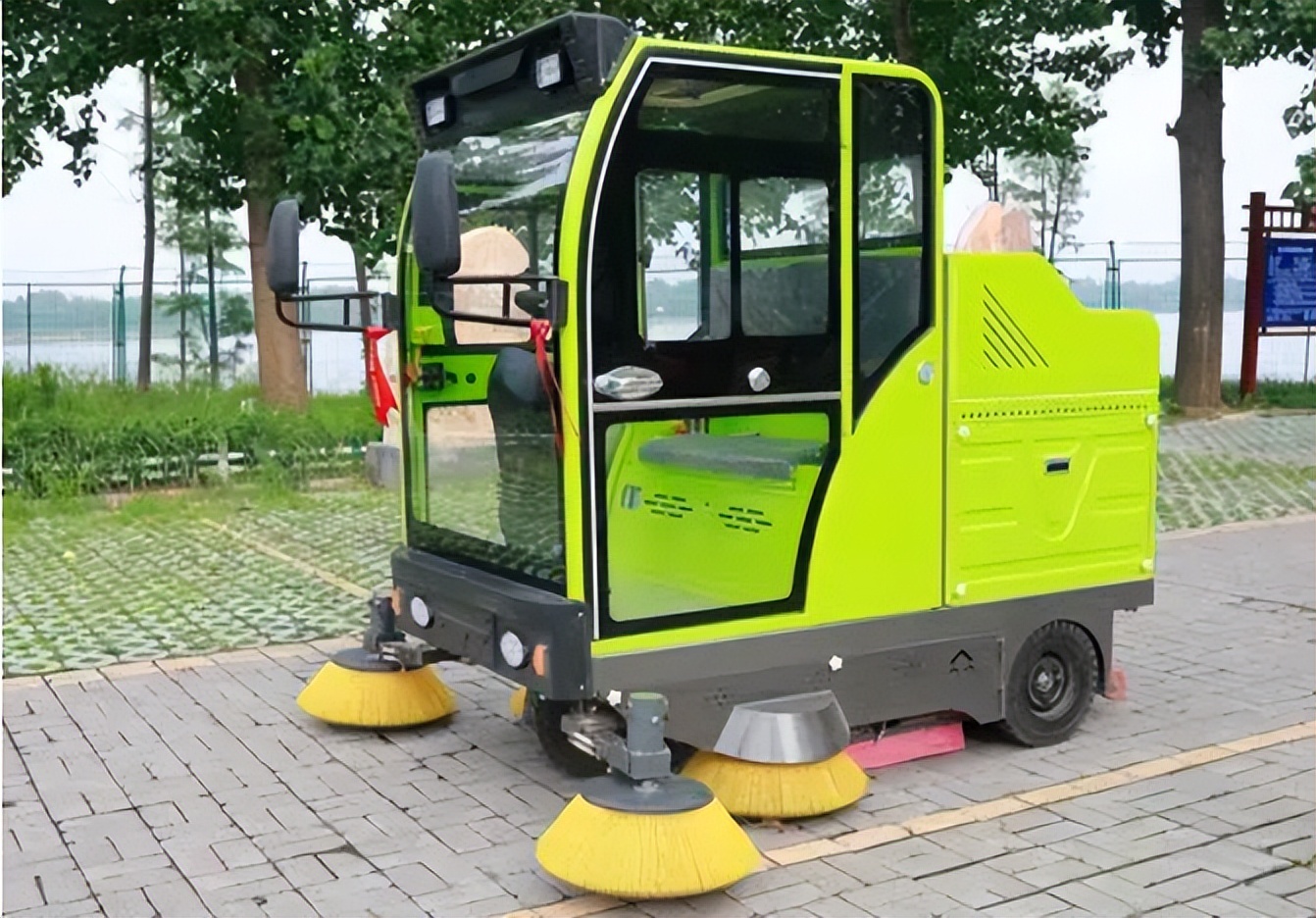 城市道路清扫车结构,城市清洁车扫地车功能