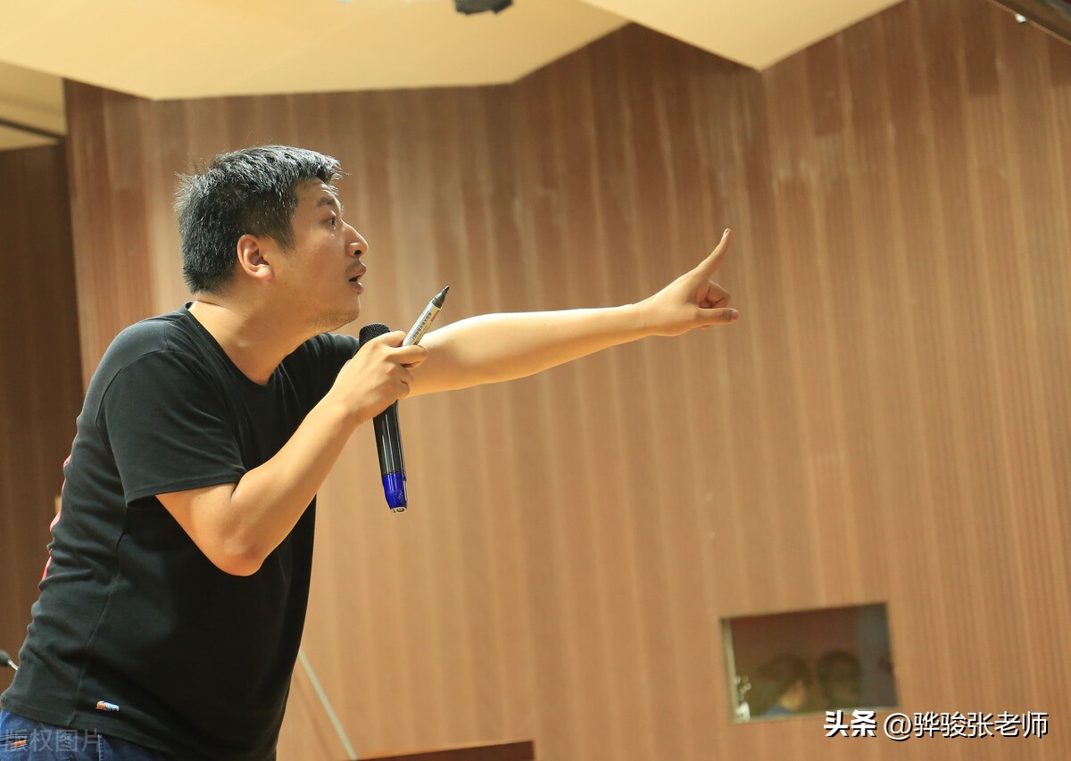 张雪峰德云社郭德纲,张雪峰郑州哪所大学毕业