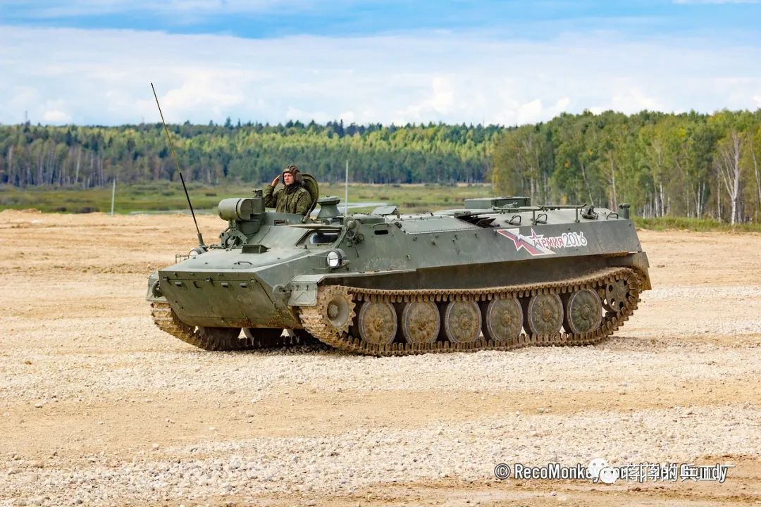 70后*器武**取得五杀，俄军风暴-S反坦克导弹车全灭敌人保护渡口