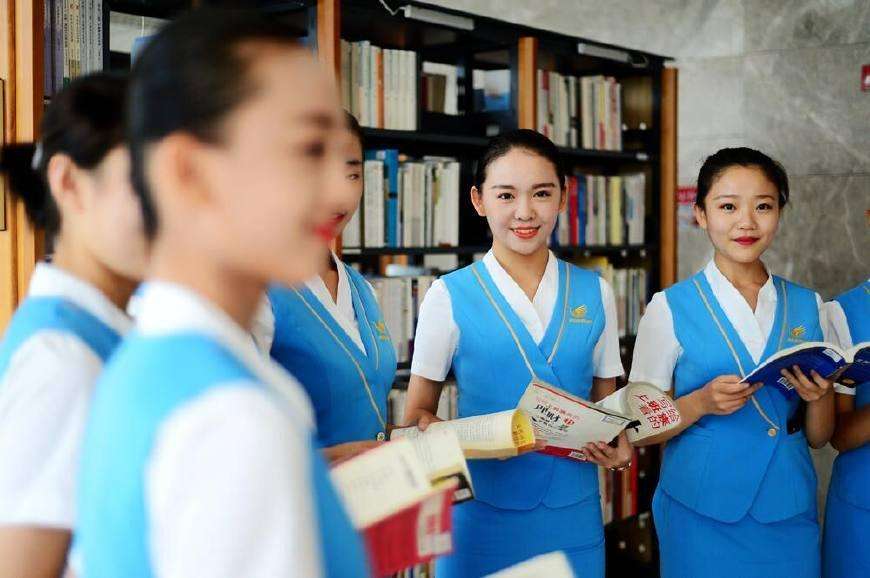 为什么空姐都是服务员,为什么空姐都住酒店