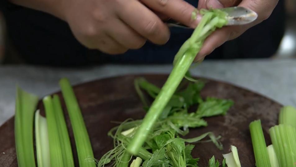老年人秋季止咳润肺食疗法,老人润肺止咳化痰的食物