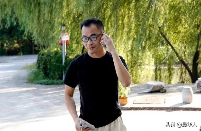 弘一法师抛妻弃子出家是不是不孝,史国良抛妻弃子出家的头条文章