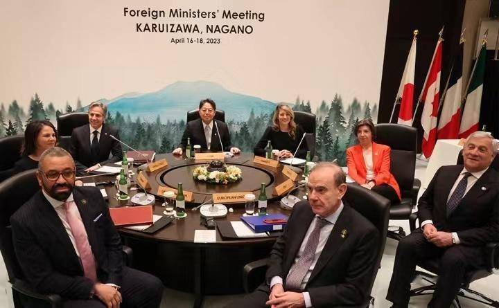 看中国好欺负？韩国跪舔美国，认怂俄国，为何敢叫嚣中国？