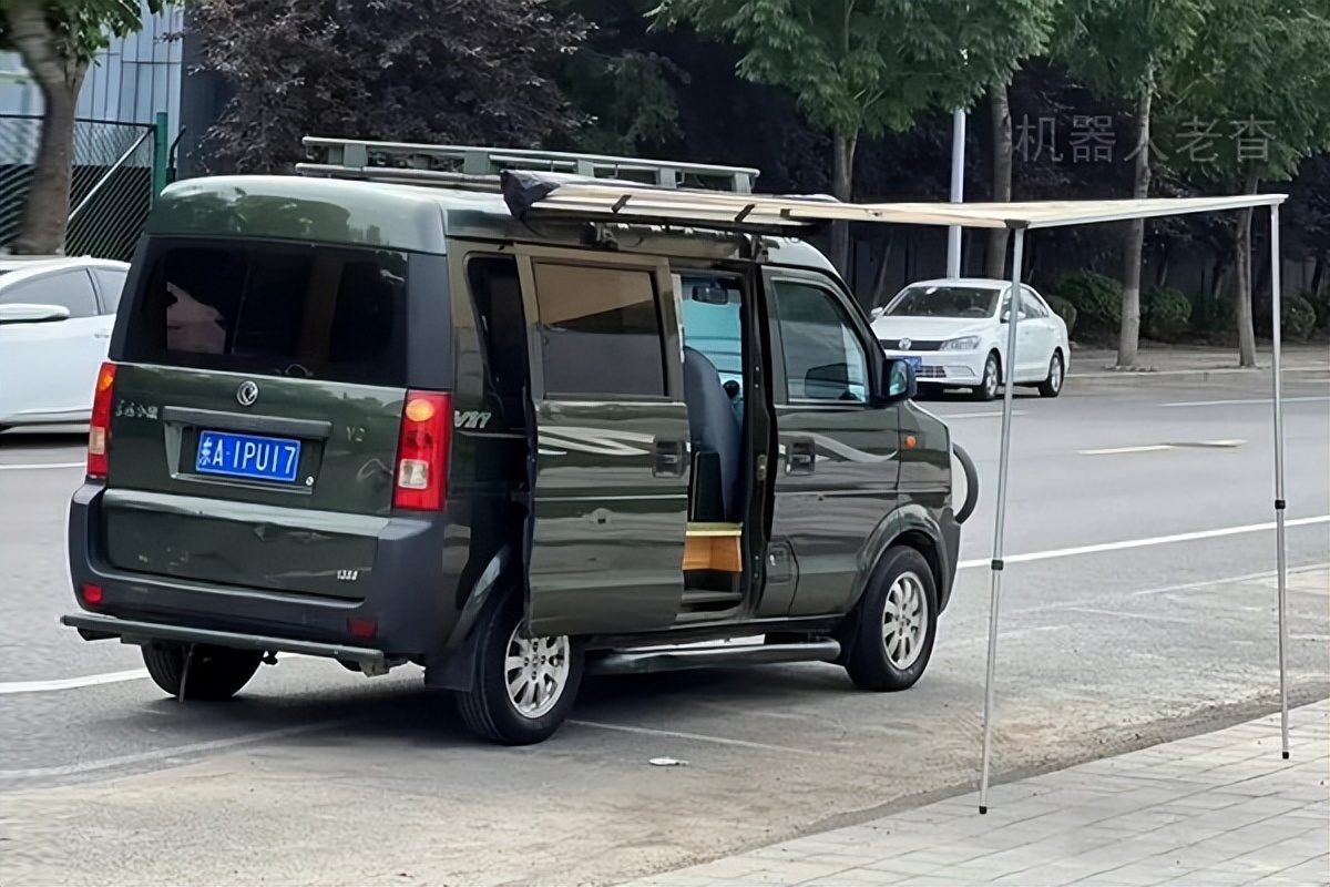 东风小康v27面包车改装床车,东风小康v27四驱版漂亮改装