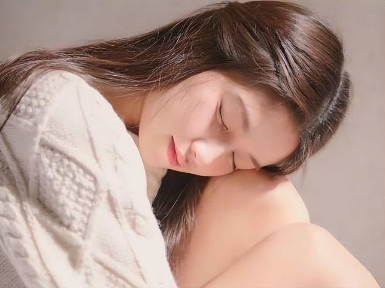 女人“下面”的毛毛变白，是因为*生活性**过少吗？