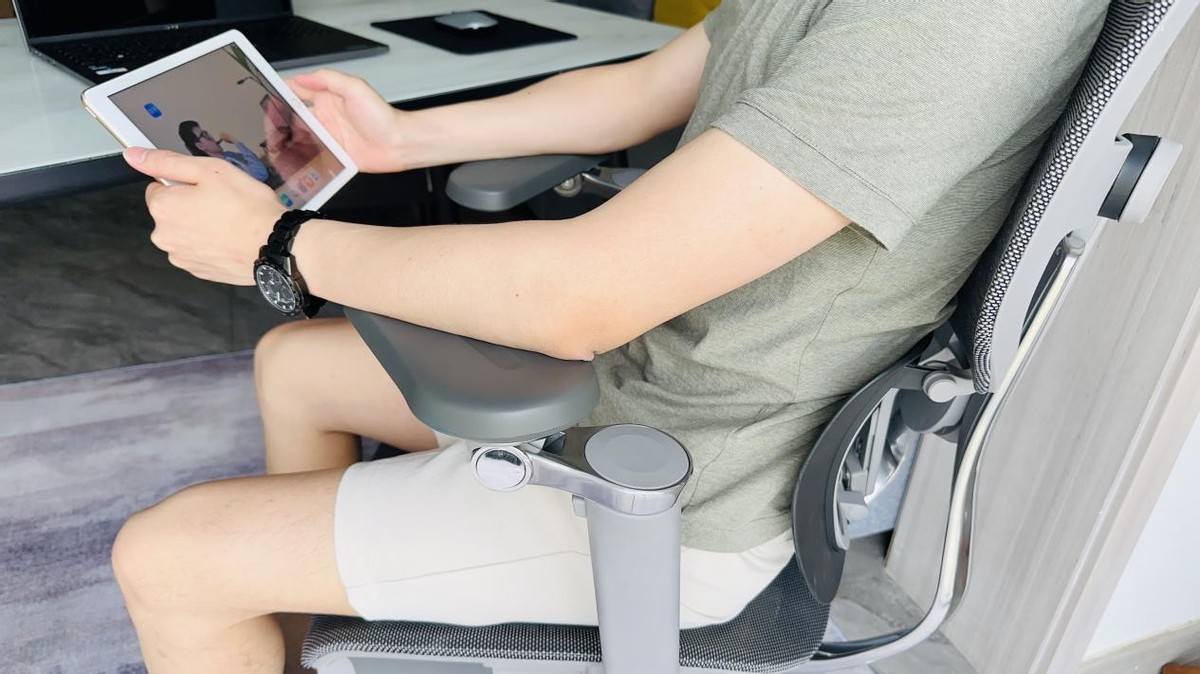 老罗推荐人体工学椅评测,网易严选领航员老罗