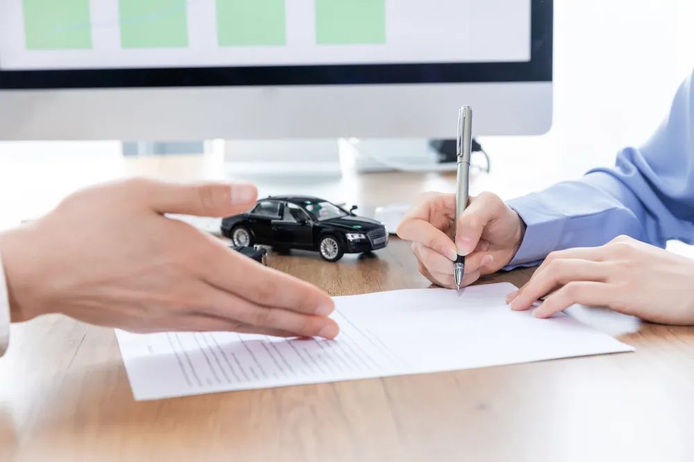 租的车被撞了对方赔偿租车钱吗,车子被撞可以要求赔偿租车费用吗