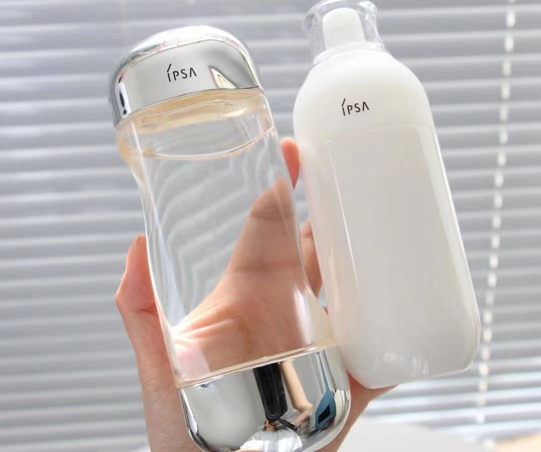 倩碧美白水乳和olay的水乳哪个好,倩碧美白水乳适合什么肤质