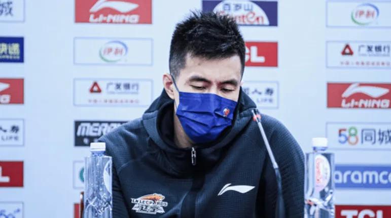 中国男篮名单怎么没有赵睿,中国男篮后卫赵睿运球