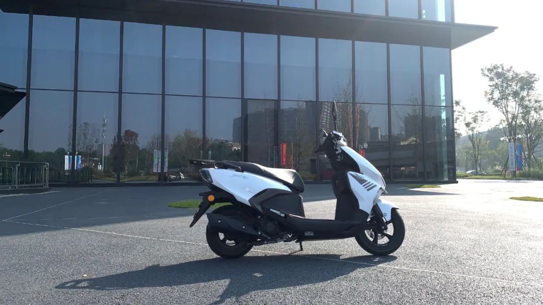 光阳125踏板对比铃木uy125,光阳ck125和铃木uy125哪个更耐用