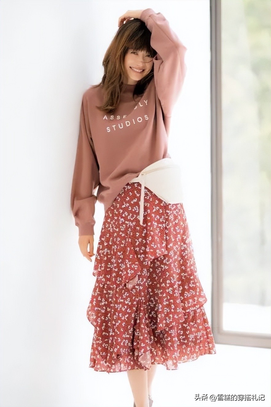 被日本博主穿搭圈粉了,冬季这样穿既藏肉又很时尚