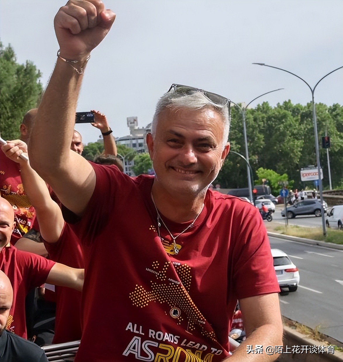 感受瓜帅的快乐，给姆总监当傀儡？英媒：大巴黎有意穆里尼奥